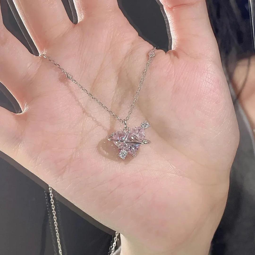 Needxo Pink Heart Crystal Pendant Necklace – Elegant Love Charm for Every Occasion