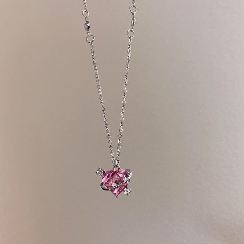 Needxo Pink Heart Crystal Pendant Necklace – Elegant Love Charm for Every Occasion