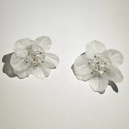 Needxo Flower Crystal Petal Earrings – Sparkle Like a Flower
