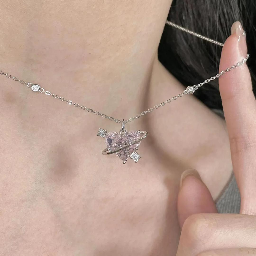 Needxo Pink Heart Crystal Pendant Necklace – Elegant Love Charm for Every Occasion